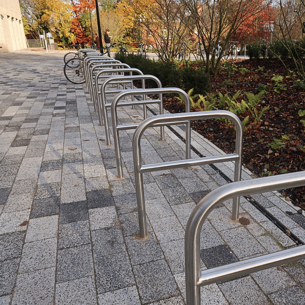 RVS beschermbeugel Ø48 mm | Op voetplaat | Met tussenbuis