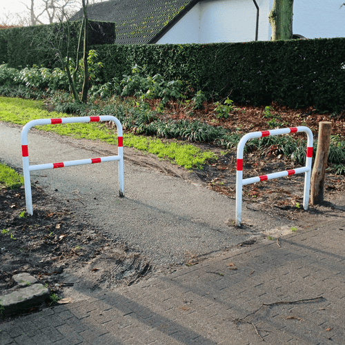 Beschermbeugel Ø48 mm | Wit-rood | Voor verankering in beton | Met tussenbuis