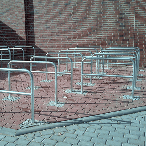 Fietsbeugel Ø48 mm | Verzinkt staal | Voor verankering in beton | Met tussenbuis