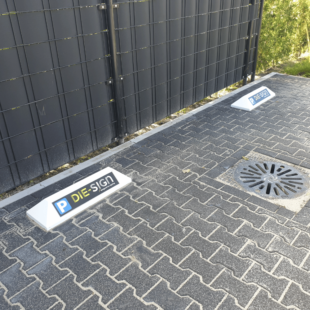 Stootband met gepersonaliseerd parkeerbord voor bedrijven en kantoren