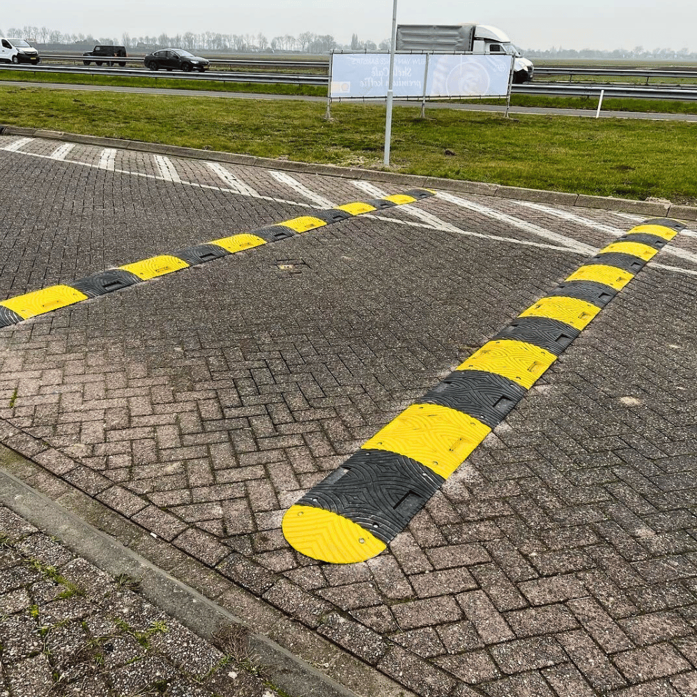 Verkeersdrempel 5 cm hoog | Complete set vanaf 200 cm lengte