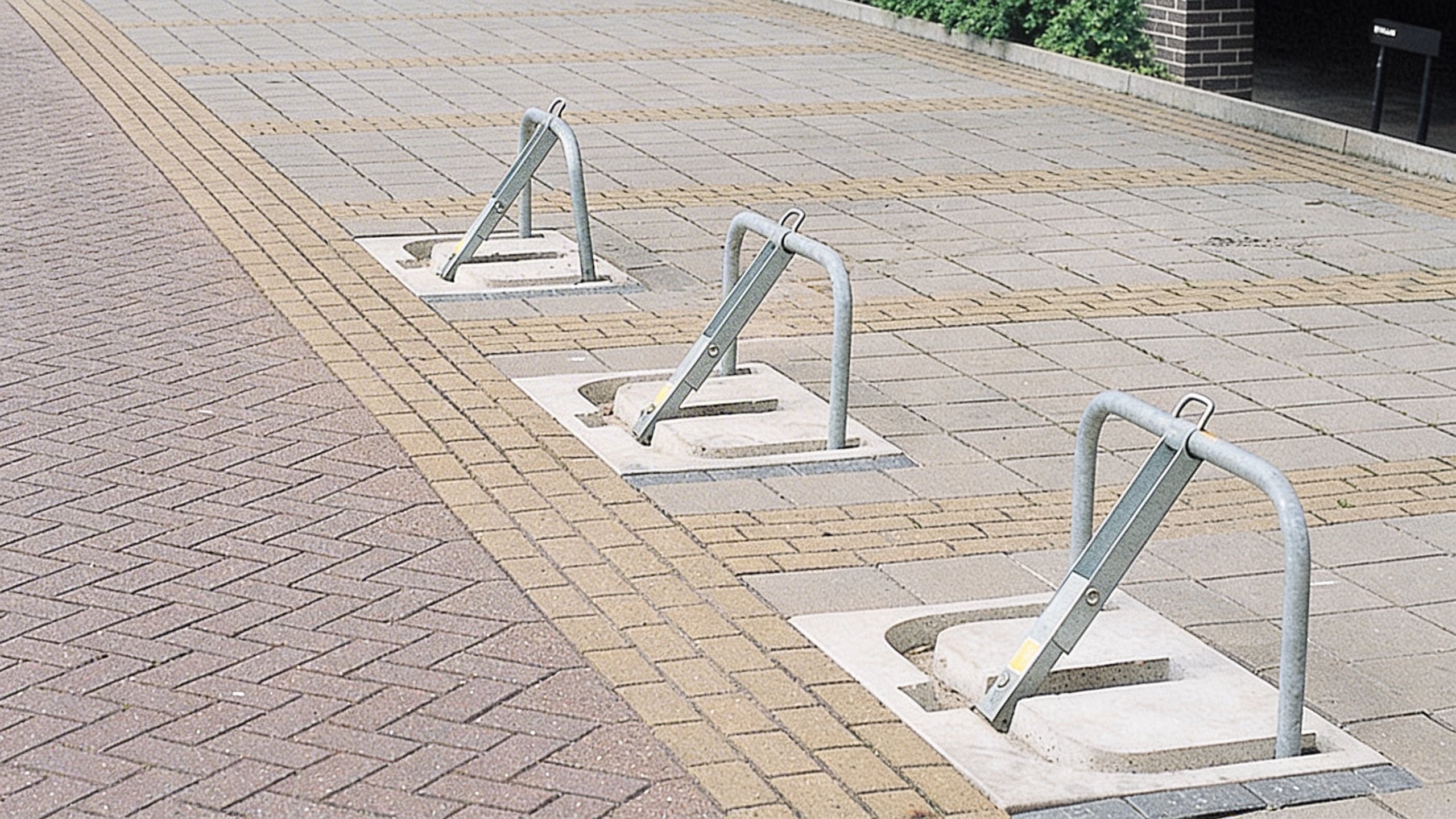 Aanrijdbeveiliging op parkeerterreinen: zo voorkom je schade en claims