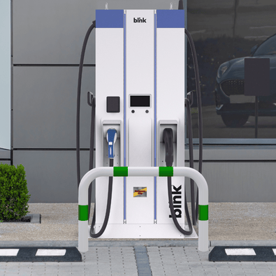 Wit-groene aanrijdbeveiliging beugel Ø76 mm voor laadpaal bescherming, voor een Blink laadstation.