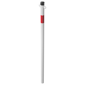 Witte kettingpaal Ø42 mm met rode band, zwarte dop en twee kettingogen voor betonverankering.