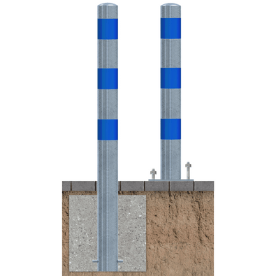 Twee verzinkt-blauwe beschermpalen Ø102 mm, één voor betonverankering en één op voetplaat.