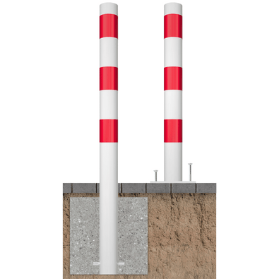 Witte en rood gestreepte beschermpaal Ø89 mm, één in beton verankerd, de andere op een voetplaat.