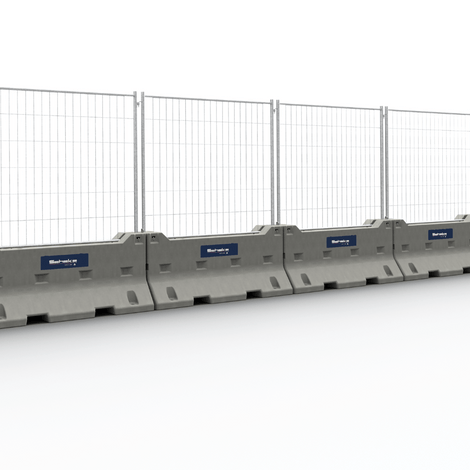 Grijze betonnen barrier met gegalvaniseerd bouwhek, robuust en modulair.