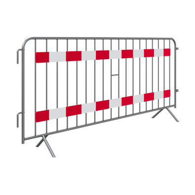 Gegalvaniseerd dranghek met 18 spijlen en rode reflecterende strepen, 248 x 110 cm.