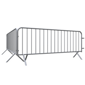 Gegalvaniseerd dranghek met 17 spijlen, 250 x 110 cm, en koppeling.