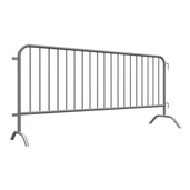 Gegalvaniseerd dranghek met 19 spijlen, 250 x 110 cm, inclusief koppeling, op witte achtergrond.