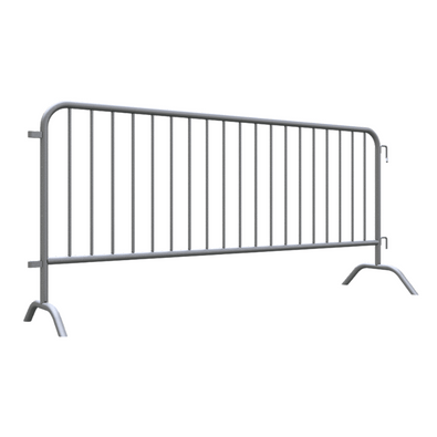 Gegalvaniseerd dranghek met 19 spijlen, 250 x 110 cm, inclusief koppeling, op witte achtergrond.