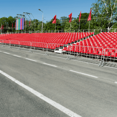 Gegalvaniseerd dranghek met 19 spijlen, 250 x 110 cm, voor evenementen.