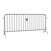 Gegalvaniseerd dranghek met 18 spijlen, 250 x 110 cm, inclusief koppeling, op witte achtergrond.