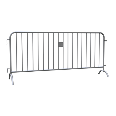 Gegalvaniseerd dranghek met 18 spijlen, 250 x 110 cm, inclusief koppeling, op witte achtergrond.