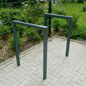 Antraciet fietsbeugel design van koker 60x40 mm, fijn structuur, voor veilige fietsenstalling.