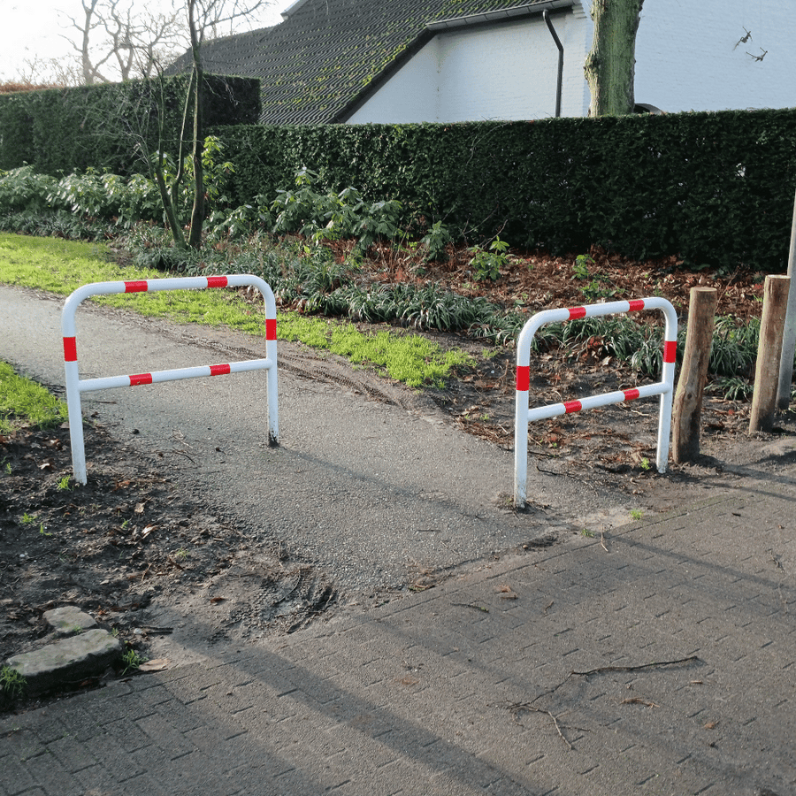 Fietssluis hek Ø48 mm | Breedte opties | Wit-rood | In beton verankeren