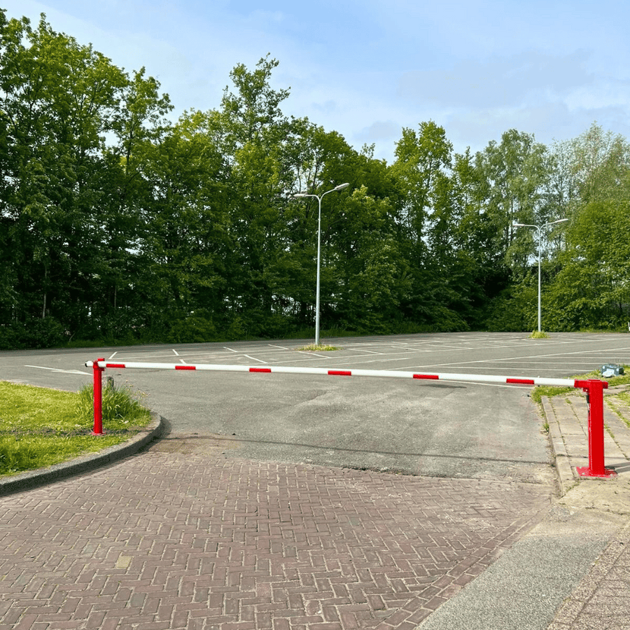 Handmatige slagboom | 300-700 cm | Met gasveer en vangpaal