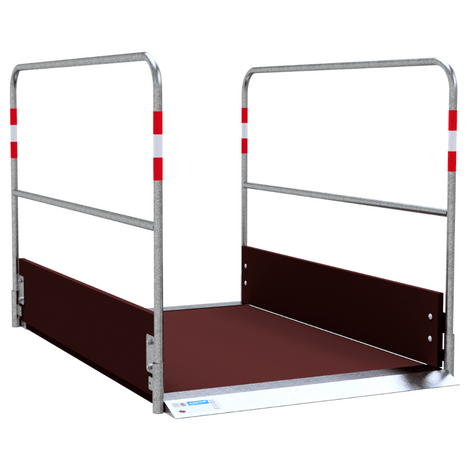 Houten loopbrug met donkerbruin dek, stalen frame en zijgeleiding, 100-330 cm.