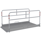 Aluminium loopbrug B130 x L220 cm met zijgeleiders en antislip bodem.