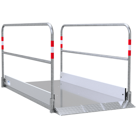 Aluminium loopbrug (B100 x L220 cm) met verzinkt stalen onderstel en reflecterende leuningen.