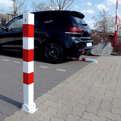 Neerklapbare parkeerpaal, wit-rood, 70x70 mm, staand en neergeklapt, met slotoptie.