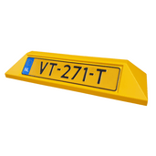 Gele stootband met gepersonaliseerd parkeerbord, ideaal voor bedrijven en kantoren.