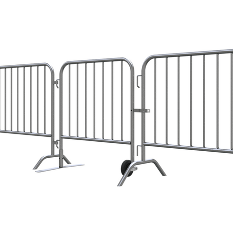 Grijze stalen dranghekken met 18 spijlen en wielen, geschikt voor evenementen.