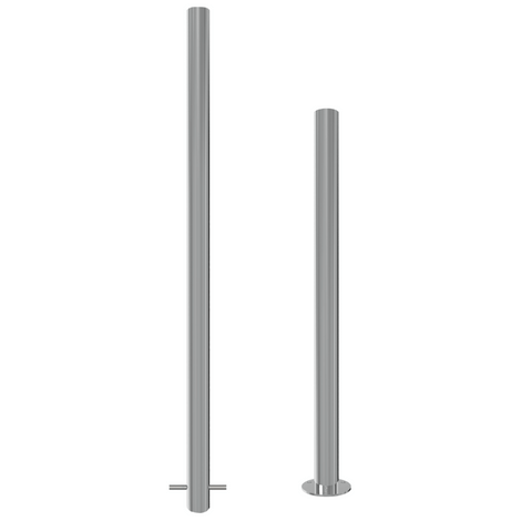 Twee RVS afzetpalen Ø60 mm, één voor verankering in beton en één met voetplaat.