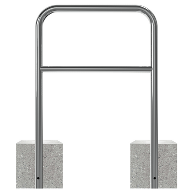 RVS fietsbeugel Ø48 mm met tussenbuis en twee grijze betonvoeten.