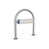 RVS houder met boogvorm en voetplaat, inclusief wit bord met blauw 'P' symbool.