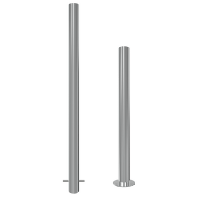 Twee RVS parkeerpalen Ø76 mm, geborsteld zilver, voor betonverankering en voetplaatmontage.