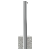 RVS parkeerpaal, Ø89 mm, met betonvoet en één kettingoog, K320 finish.