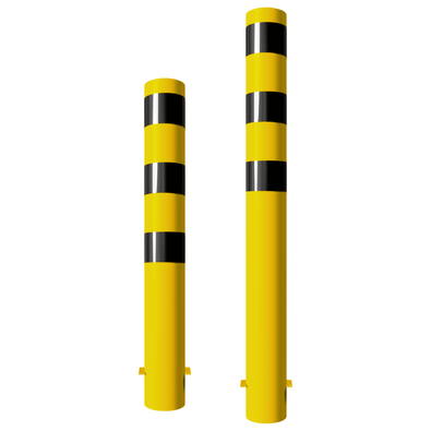 Twee gele-zwarte stalen rampaalen Ø152 mm voor betonverankering, met reflecterende strepen.