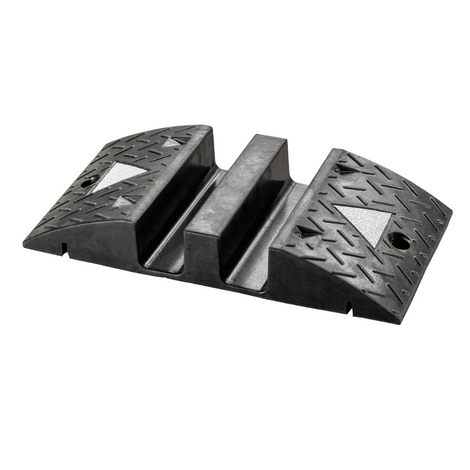 Zwarte rubberen slangenbrug met 2 kanalen, 95x90mm, voor zwaar verkeer, met reflecterende driehoeken.