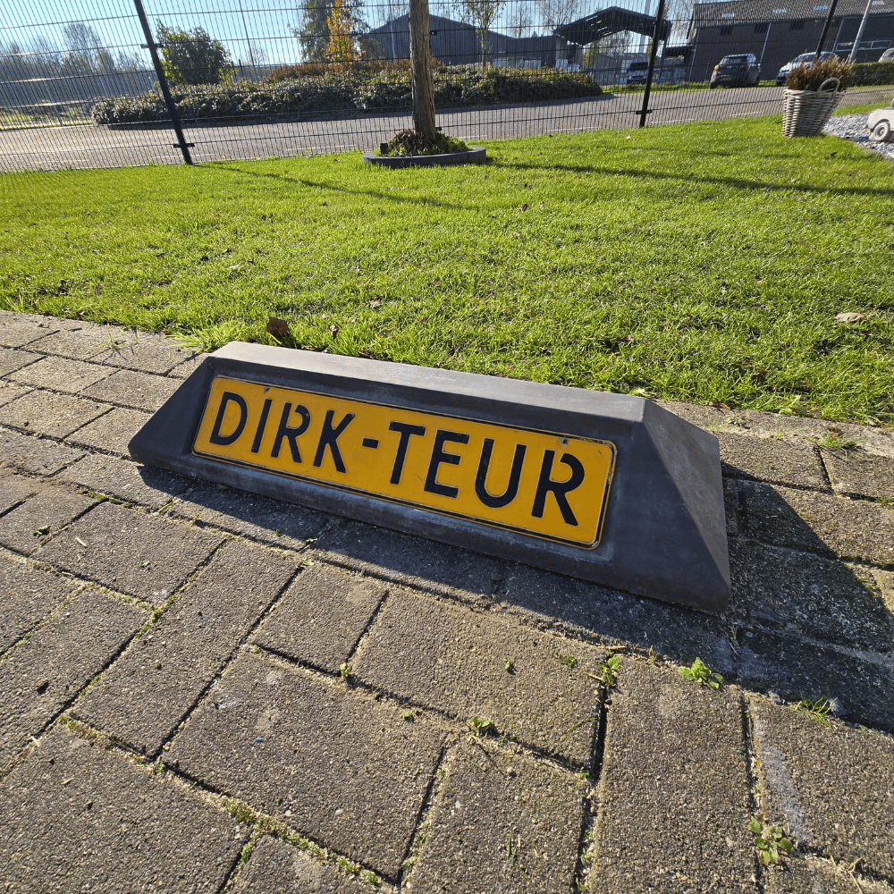 Stootband / parkeerbord met eigen tekst | Parkeerplaats bord bedrijven
