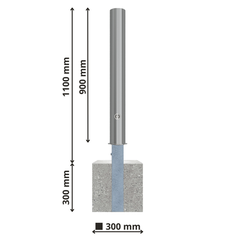 Uitneembare RVS afzetpaal Ø102 mm met slot, gemonteerd in een 300x300x300 mm betonvoet, totale hoogte 1100 mm.