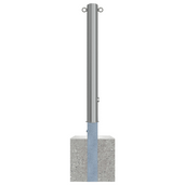 Uitneembare RVS afzetpaal Ø89 mm met betonvoet en twee bevestigingsogen, zilverkleurig.