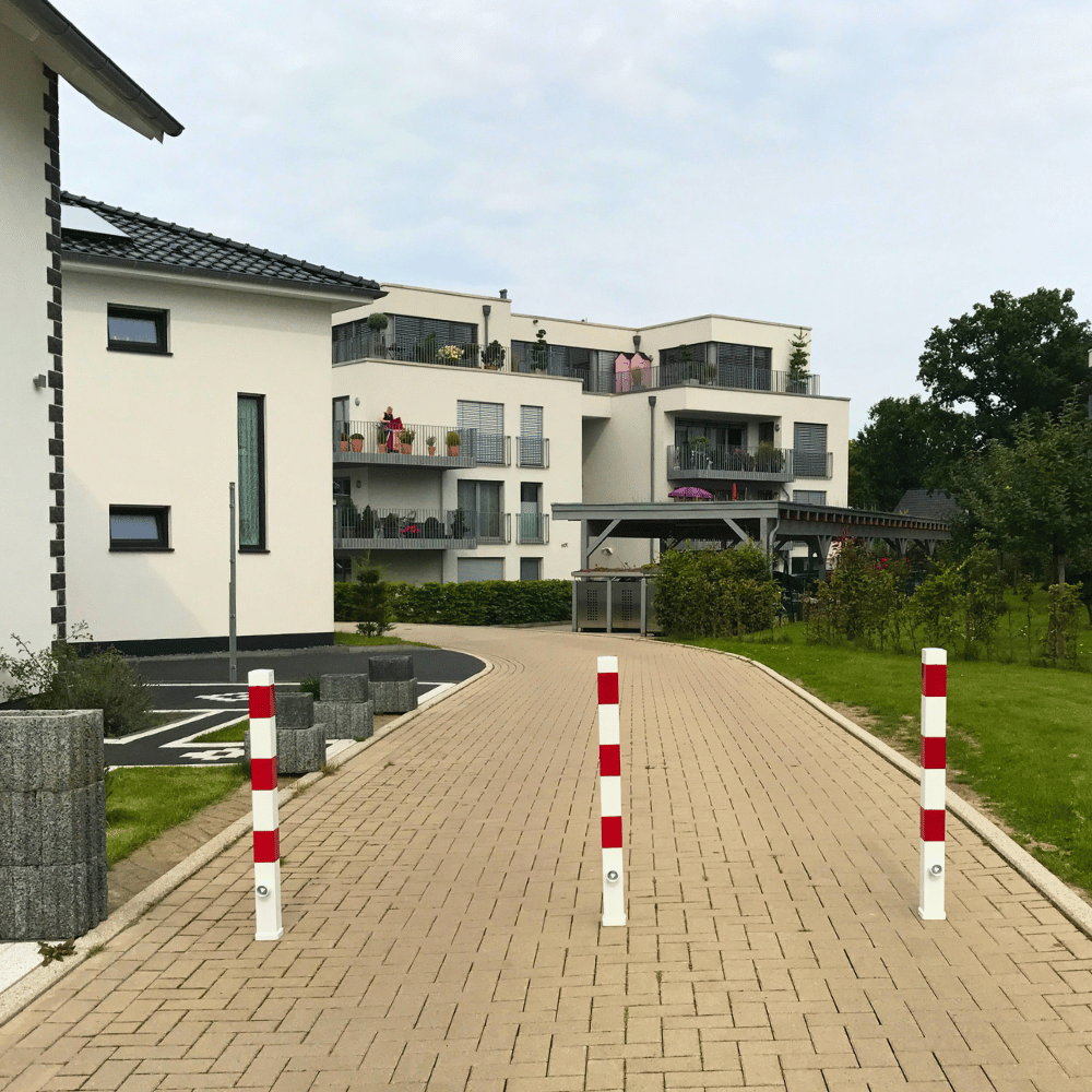 Uitneembare parkeerpaal 70x70 mm | Wit-rood of verzinkt | Met slot opties