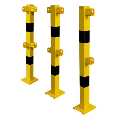 Drie gele en zwarte 70x70 mm veiligheidsrailingpalen met afneembaar, modulair systeem.