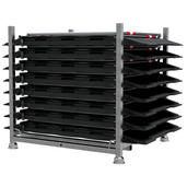 Grijze transportpallet voor loopbruggen, 100 cm breed, met zwarte stapelbare elementen en spanband.