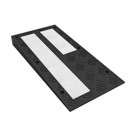 Zwart rubber verkeersplateau met twee witte reflecterende strepen, 400x350x10 cm.