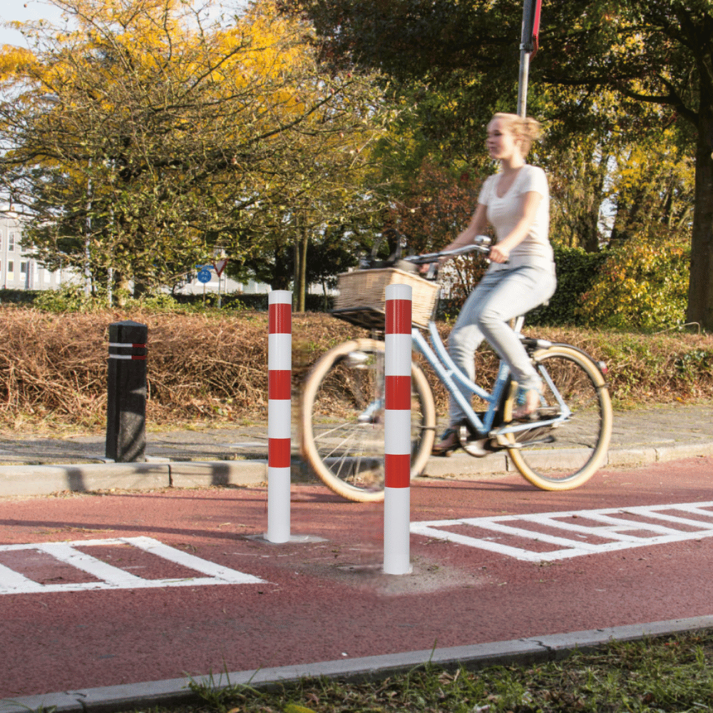 Parkeerpaal met betonvoet | Wit-rood | Ø60 - 102 mm
